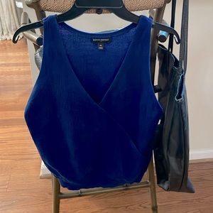 Banana republic, sleeveless cotton shirt